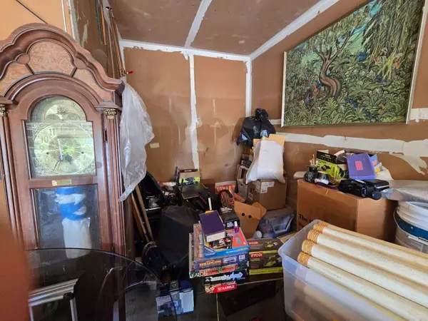 Garage Junk Removal Service in Napa — garage junk removal service
